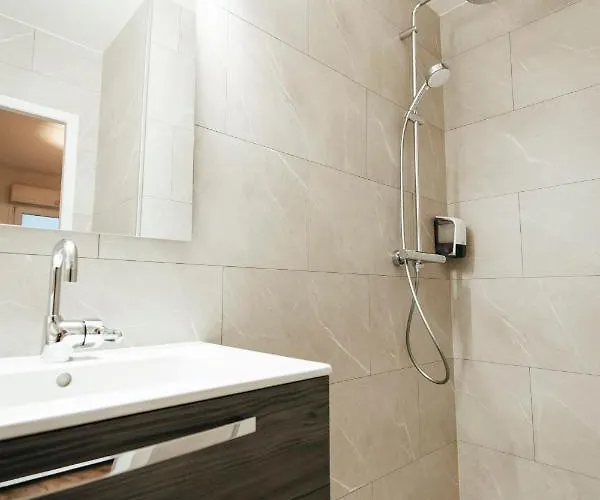 Les Loges Du Leman Hotel *